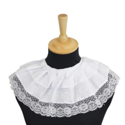 Pieten Kraag Met Kant