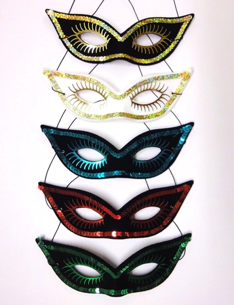 Oogmasker Vogelmodel Pailletrand – Zwart/rood 3 Oogmasker Vogelmodel Pailletrand – Zwart/rood